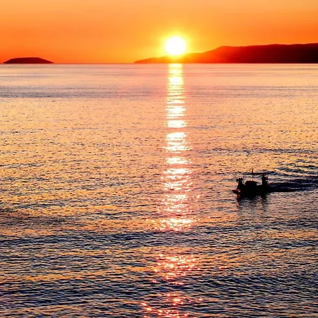Sea And Sun * Kardhamili